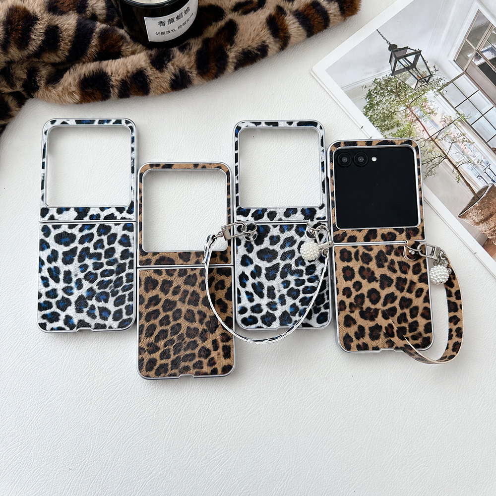 Travel Access - Casing Ponsel Lipat Motif Macan Tutul