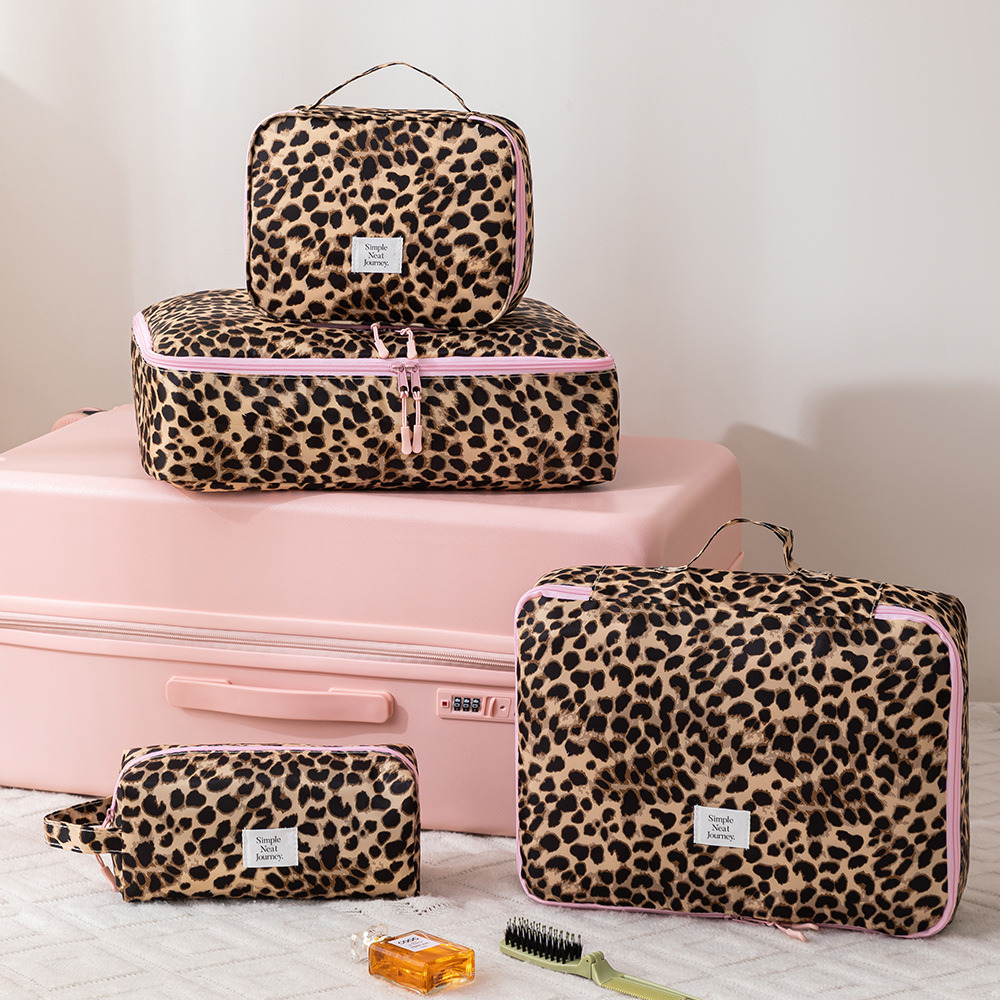 Tas Makeup Leopard Organizer P - Travel Accessories Toiletry Bag ulasan dan harga